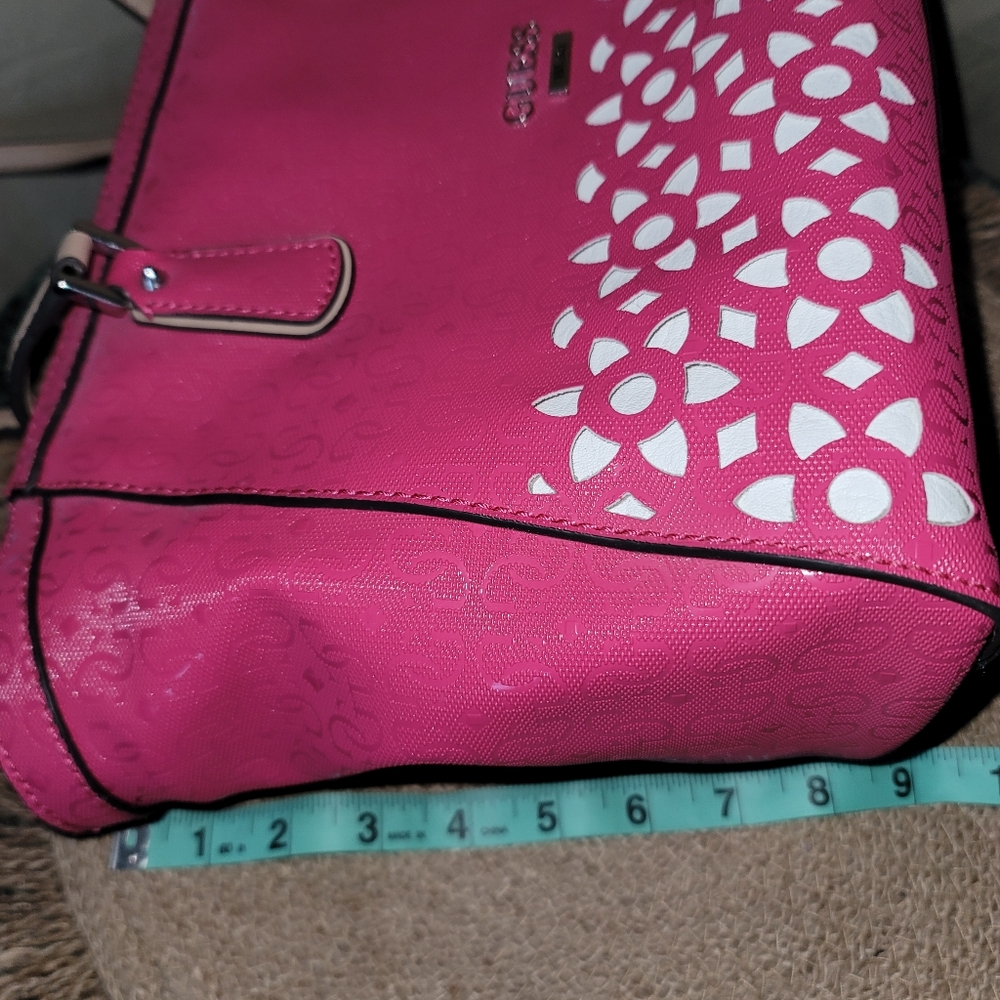 Guess purse - Picture 2 of 10